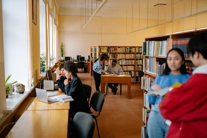 How to enrolled in a master degree in Canada?