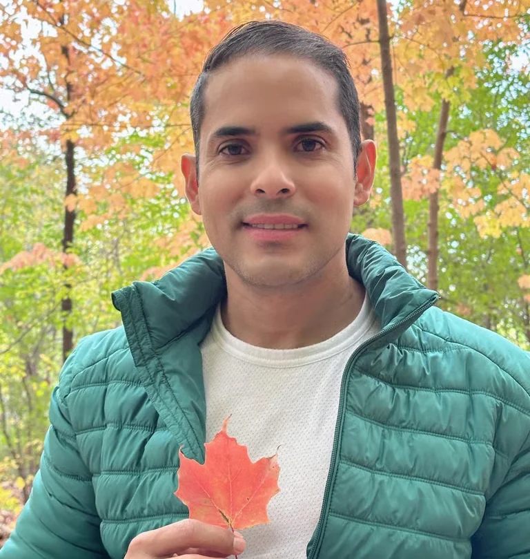 Alejandro Gonzalez, is a Regulated Canadian Immigration Consultant (RCIC)